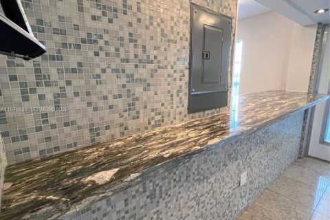 Condominio en venta en Miami Beach, Florida, 1 dormitorio, 71.53 m2 № 2044549 - foto 9