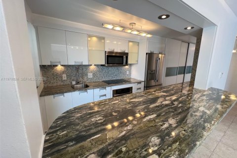 Condominio en venta en Miami Beach, Florida, 1 dormitorio, 71.53 m2 № 2044549 - foto 10