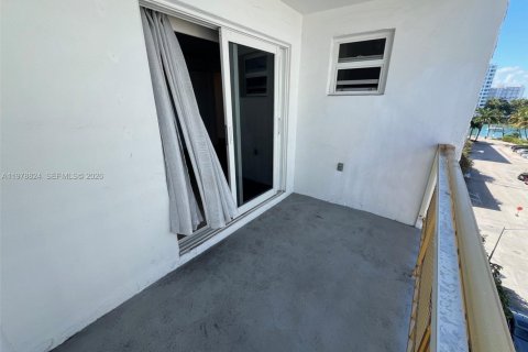 Condominio en venta en Miami Beach, Florida, 1 dormitorio, 71.53 m2 № 2044549 - foto 17