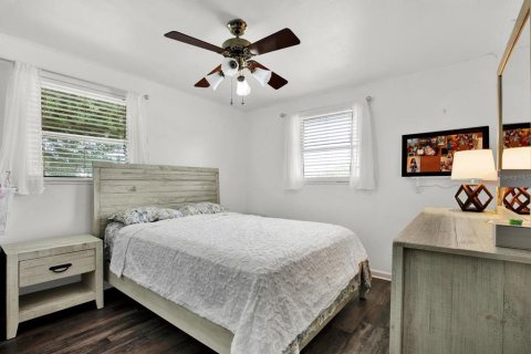 Villa ou maison à louer à Tampa, Floride: 3 chambres, 139.73 m2 № 2432675 - photo 11