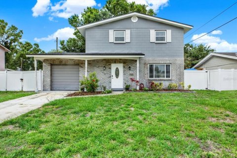 Villa ou maison à Tampa, Floride 3 chambres, 139.73 m2 № 2432675