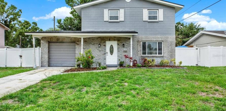 Villa ou maison à Tampa, Floride 3 chambres, 139.73 m2 № 2432675