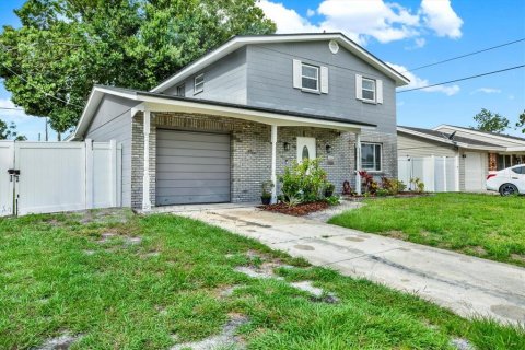 Villa ou maison à louer à Tampa, Floride: 3 chambres, 139.73 m2 № 2432675 - photo 18