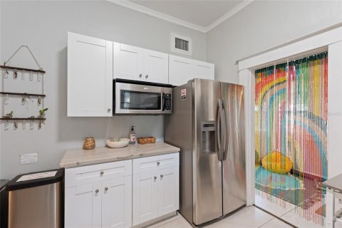Casa en alquiler en Tampa, Florida, 4 dormitorios, 289.58 m2 № 1901529 - foto 14