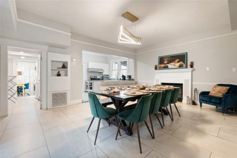 Casa en alquiler en Tampa, Florida, 4 dormitorios, 289.58 m2 № 1901529 - foto 9