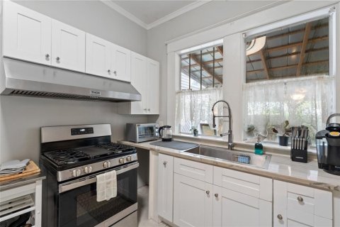 Casa en alquiler en Tampa, Florida, 4 dormitorios, 289.58 m2 № 1901529 - foto 13