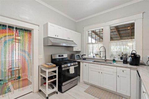 Casa en alquiler en Tampa, Florida, 4 dormitorios, 289.58 m2 № 1901529 - foto 12