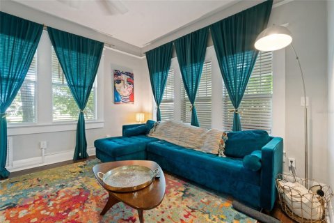 Casa en alquiler en Tampa, Florida, 4 dormitorios, 289.58 m2 № 1901529 - foto 16