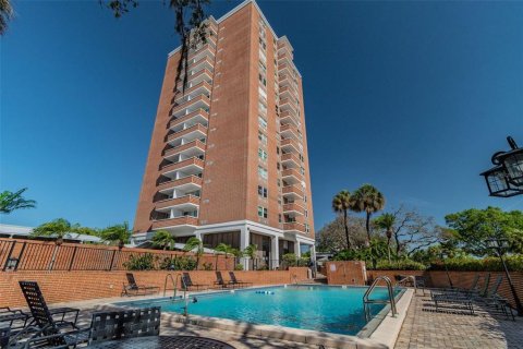 Condo in Tampa, Florida, 2 bedrooms  № 2391484 - photo 28