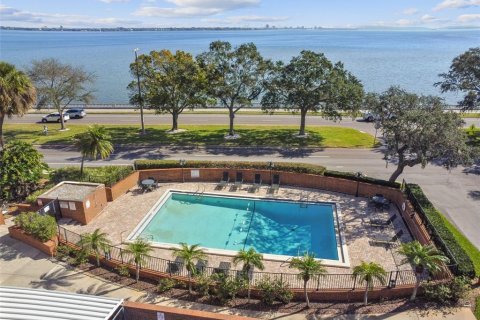 Condo in Tampa, Florida, 2 bedrooms  № 2391484 - photo 22