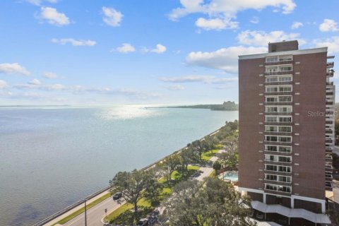 Condo in Tampa, Florida, 2 bedrooms  № 2391484 - photo 2