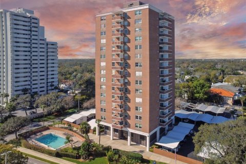 Condo in Tampa, Florida, 2 bedrooms  № 2391484 - photo 27