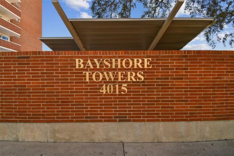 Condo in Tampa, Florida, 2 bedrooms  № 2391484 - photo 29
