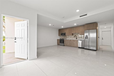 Touwnhouse à vendre à Homestead, Floride: 4 chambres № 1969387 - photo 4