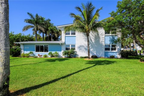 Casa en venta en Jensen Beach, Florida, 5 dormitorios, 334.45 m2 № 1480838 - foto 2
