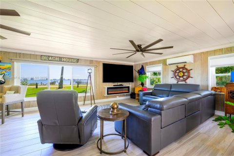 Casa en venta en Jensen Beach, Florida, 5 dormitorios, 334.45 m2 № 1480838 - foto 25