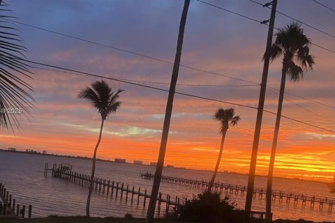 Casa en venta en Jensen Beach, Florida, 5 dormitorios, 334.45 m2 № 1480838 - foto 9
