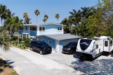 Casa en venta en Jensen Beach, Florida, 5 dormitorios, 334.45 m2 № 1480838 - foto 4