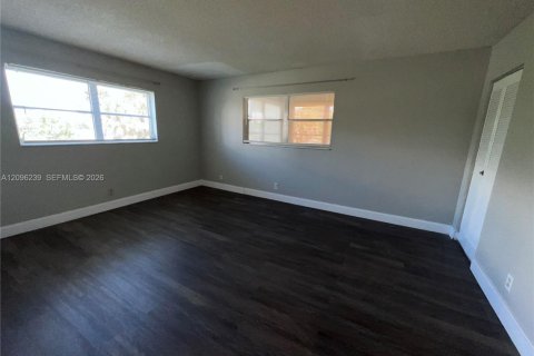 Copropriété à louer à Lauderhill, Floride: 2 chambres, 110.09 m2 № 2386960 - photo 10