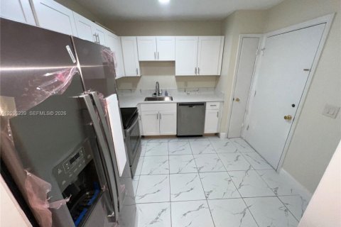Copropriété à louer à Lauderhill, Floride: 2 chambres, 110.09 m2 № 2386960 - photo 3