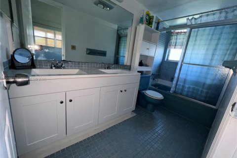 Copropriété à louer à Lauderhill, Floride: 2 chambres, 110.09 m2 № 2386960 - photo 11