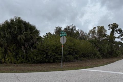 Terreno en venta en Port Charlotte, Florida № 2198845 - foto 3