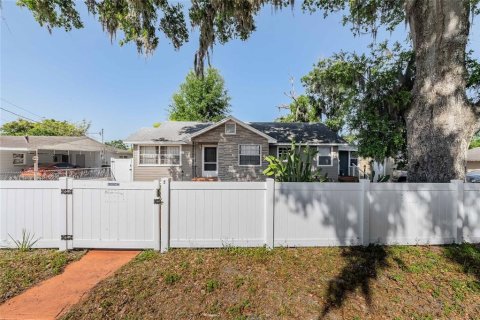 House in Lakeland, Florida 3 bedrooms, 125.23 sq.m. № 1608909 - photo 1