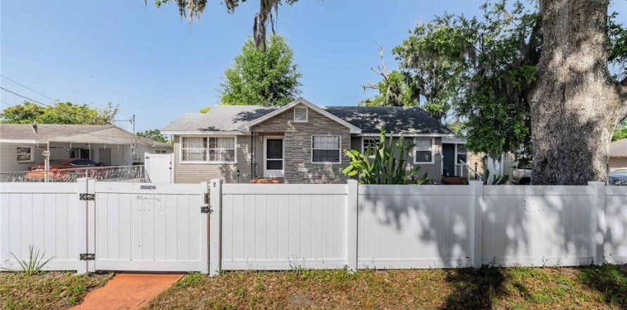 House in Lakeland, Florida 3 bedrooms, 125.23 sq.m. № 1608909