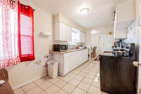 House in Lakeland, Florida 3 bedrooms, 125.23 sq.m. № 1608909 - photo 22
