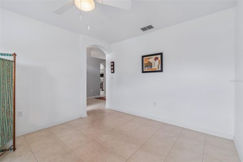 Condo in Sun City Center, Florida, 2 bedrooms № 2091882 - photo 8