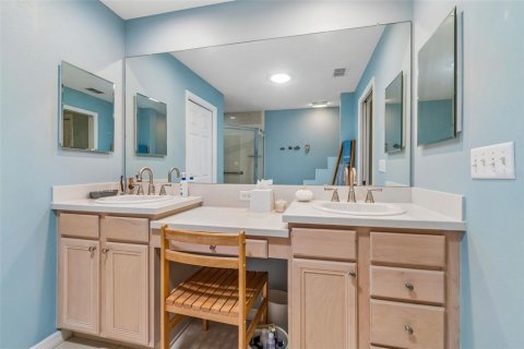 Condo in Sun City Center, Florida, 2 bedrooms № 2091882 - photo 29
