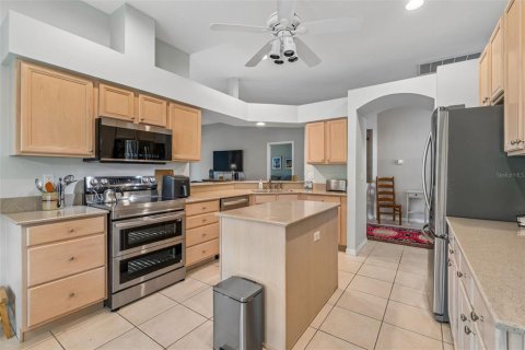 Condo in Sun City Center, Florida, 2 bedrooms № 2091882 - photo 14