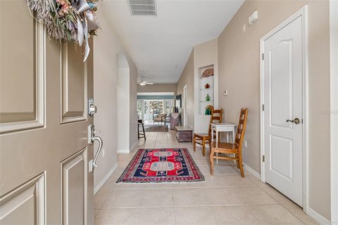 Condo in Sun City Center, Florida, 2 bedrooms № 2091882 - photo 9