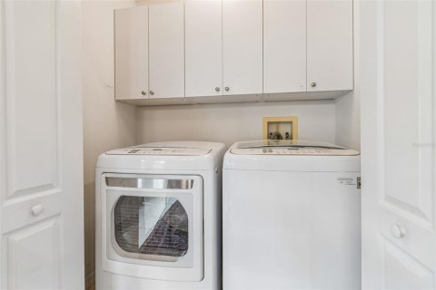 Condo in Sun City Center, Florida, 2 bedrooms № 2091882 - photo 18