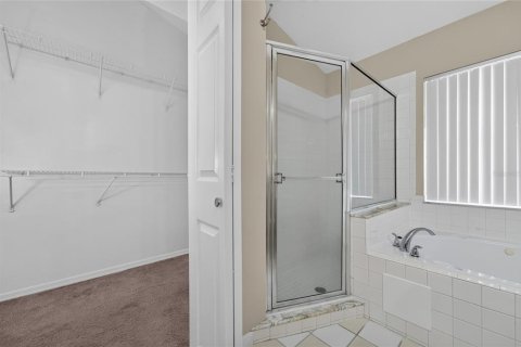 House in Orlando, Florida 3 bedrooms, 148.46 sq.m. № 2303125 - photo 15