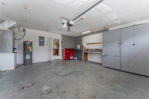 House in Orlando, Florida 3 bedrooms, 148.46 sq.m. № 2303125 - photo 22
