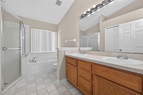 House in Orlando, Florida 3 bedrooms, 148.46 sq.m. № 2303125 - photo 14