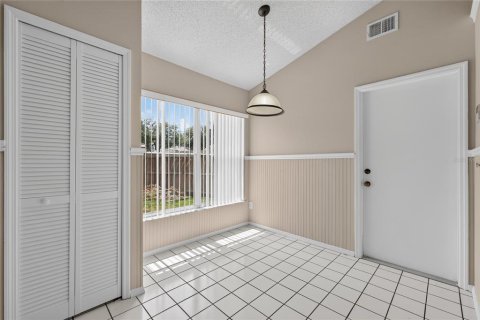 House in Orlando, Florida 3 bedrooms, 148.46 sq.m. № 2303125 - photo 9