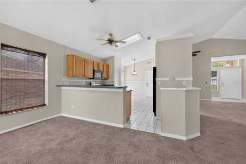 House in Orlando, Florida 3 bedrooms, 148.46 sq.m. № 2303125 - photo 10