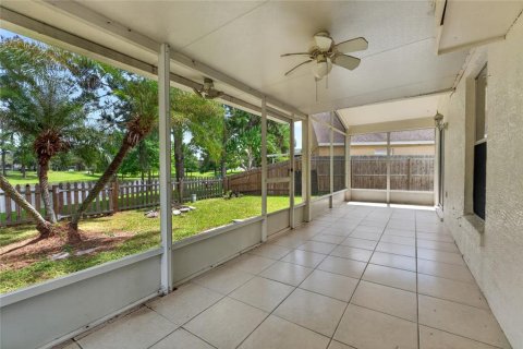 House in Orlando, Florida 3 bedrooms, 148.46 sq.m. № 2303125 - photo 25