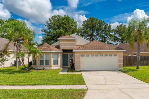 House in Orlando, Florida 3 bedrooms, 148.46 sq.m. № 2303125