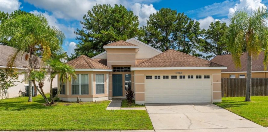 House in Orlando, Florida 3 bedrooms, 148.46 sq.m. № 2303125