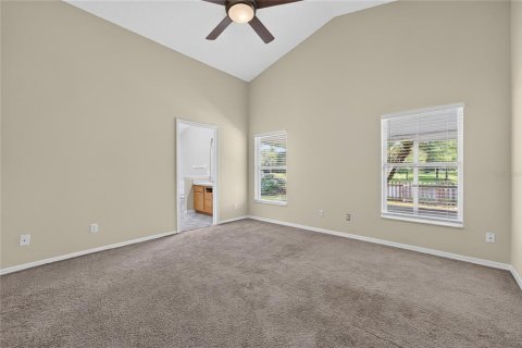 House in Orlando, Florida 3 bedrooms, 148.46 sq.m. № 2303125 - photo 12