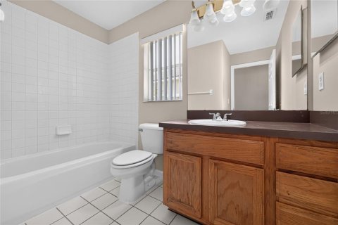 House in Orlando, Florida 3 bedrooms, 148.46 sq.m. № 2303125 - photo 19
