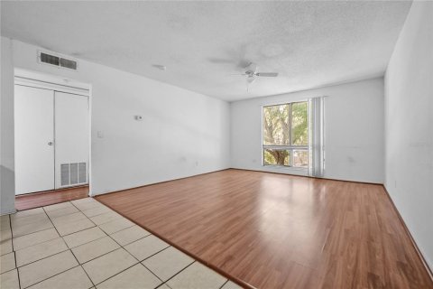 Condo in Gainesville, Florida, 2 bedrooms № 2212147 - photo 3