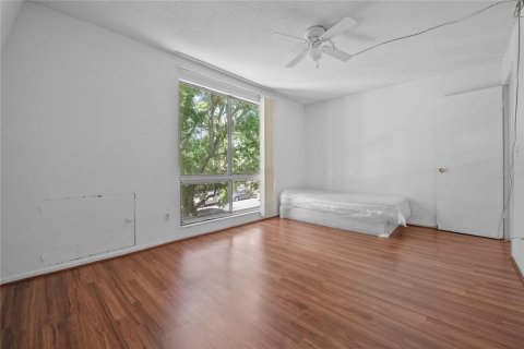 Condo in Gainesville, Florida, 2 bedrooms № 2212147 - photo 12