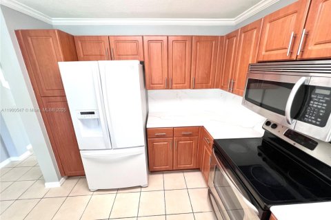 Adosado en alquiler en Miramar, Florida, 3 dormitorios, 136.57 m2 № 1953497 - foto 17