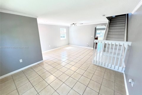 Adosado en alquiler en Miramar, Florida, 3 dormitorios, 136.57 m2 № 1953497 - foto 9