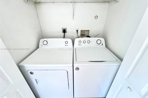 Adosado en alquiler en Miramar, Florida, 3 dormitorios, 136.57 m2 № 1953497 - foto 25