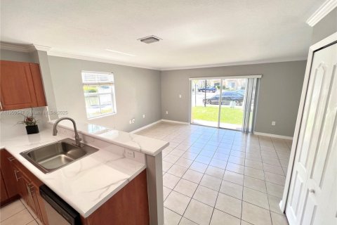 Adosado en alquiler en Miramar, Florida, 3 dormitorios, 136.57 m2 № 1953497 - foto 18